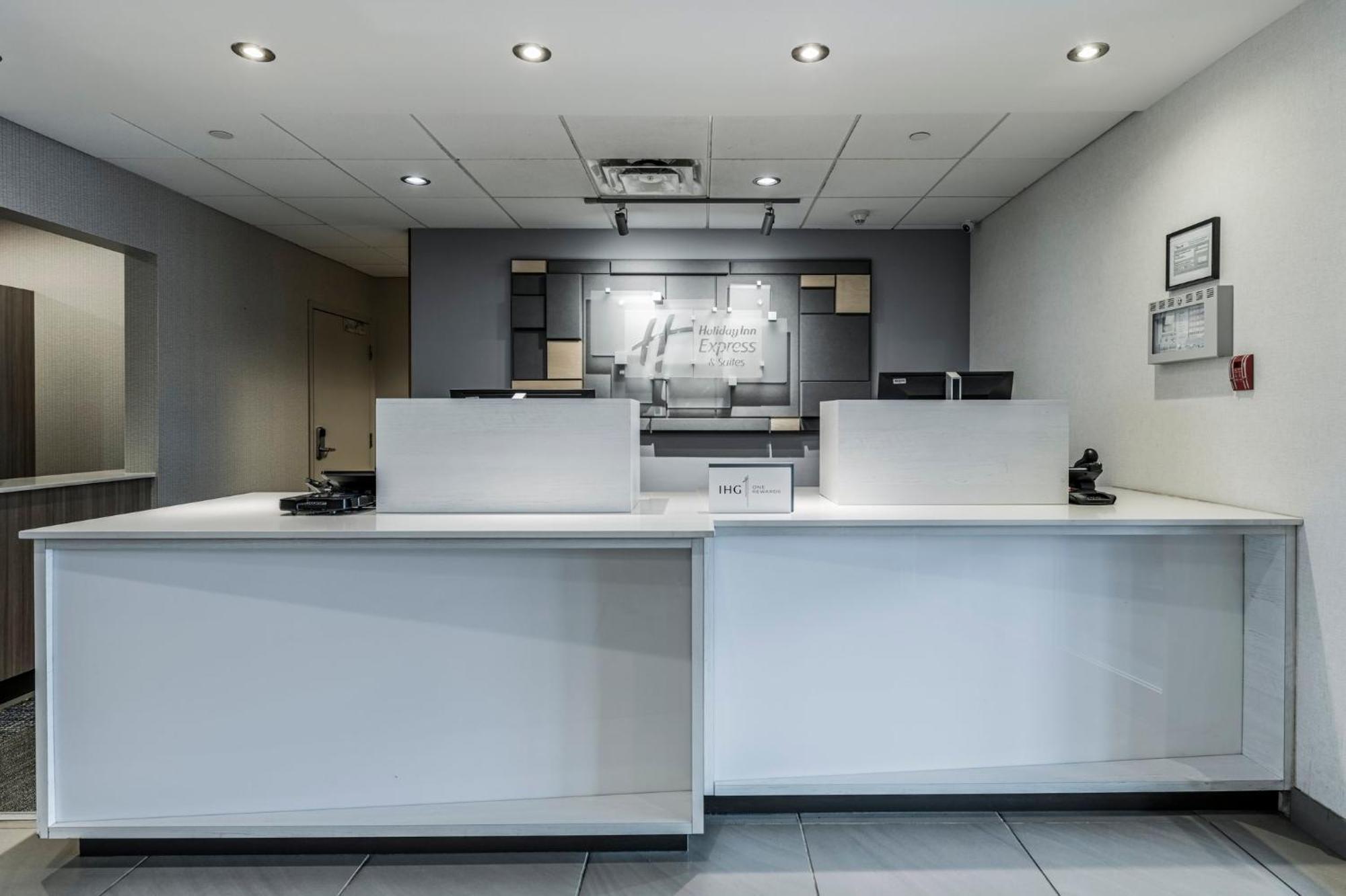 Holiday Inn Express Hotel & Suites Saint - Hyacinthe By Ihg Eksteriør billede