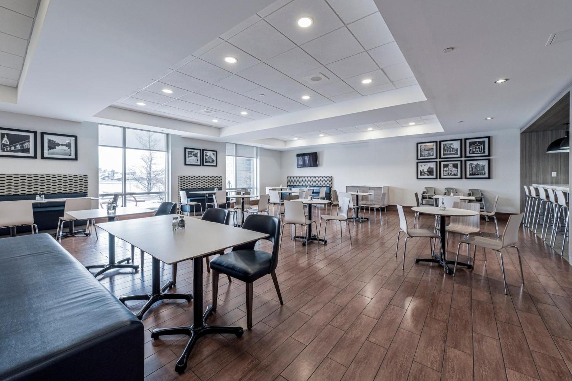 Holiday Inn Express Hotel & Suites Saint - Hyacinthe By Ihg Eksteriør billede