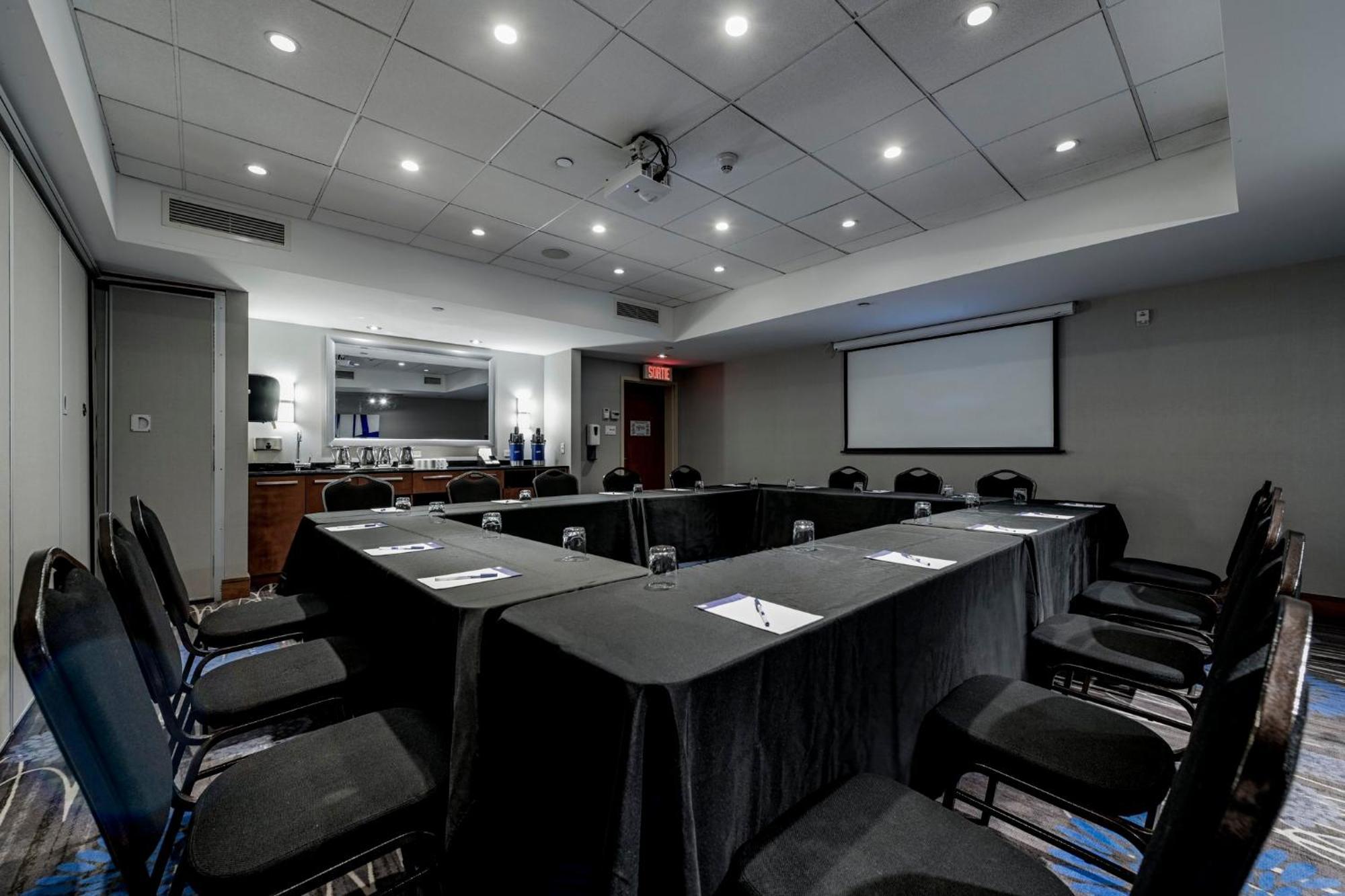 Holiday Inn Express Hotel & Suites Saint - Hyacinthe By Ihg Eksteriør billede