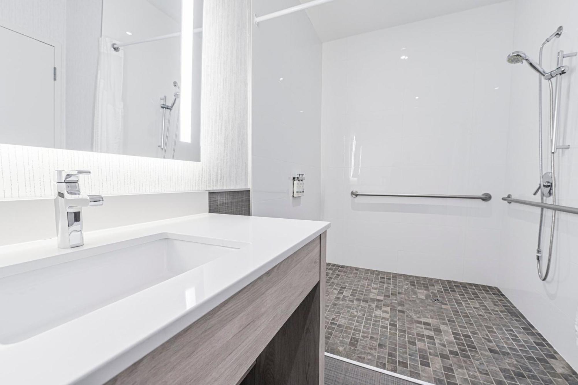 Holiday Inn Express Hotel & Suites Saint - Hyacinthe By Ihg Eksteriør billede