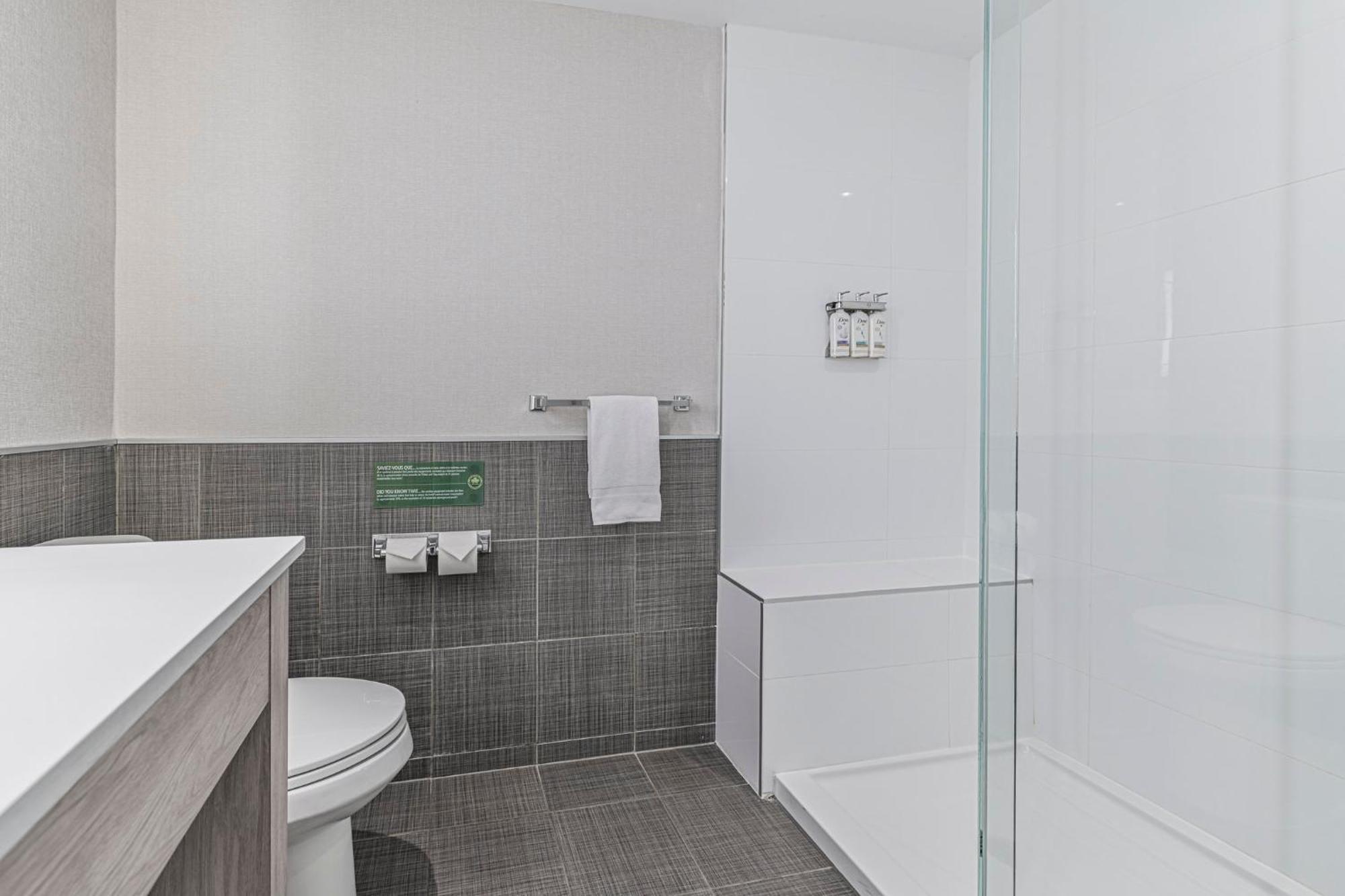 Holiday Inn Express Hotel & Suites Saint - Hyacinthe By Ihg Eksteriør billede