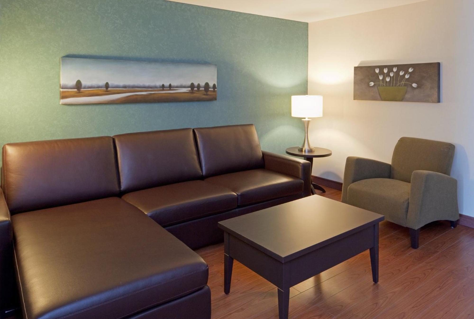 Holiday Inn Express Hotel & Suites Saint - Hyacinthe By Ihg Eksteriør billede