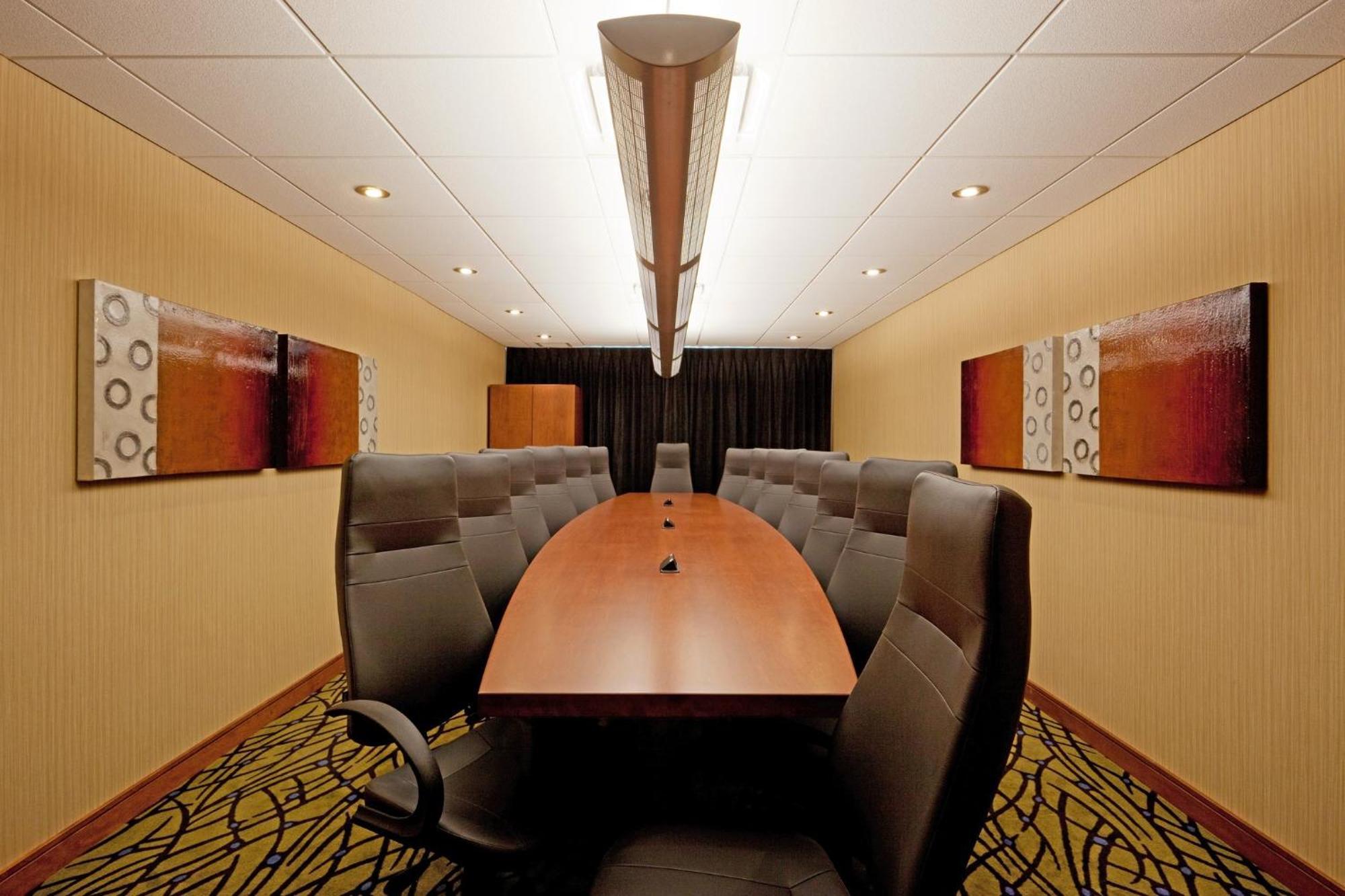 Holiday Inn Express Hotel & Suites Saint - Hyacinthe By Ihg Eksteriør billede