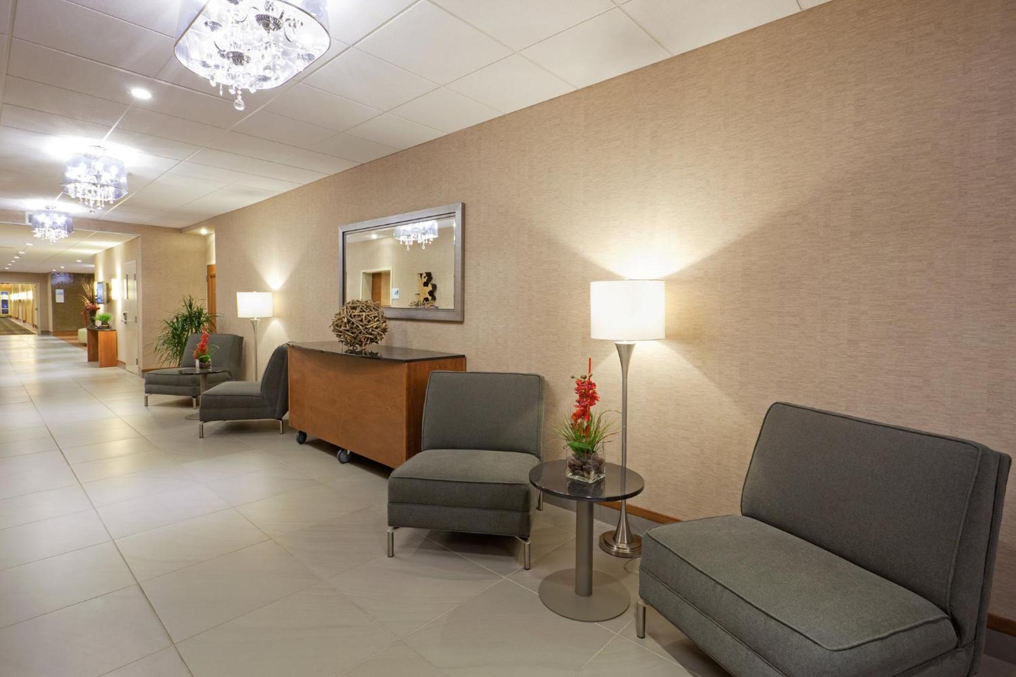 Holiday Inn Express Hotel & Suites Saint - Hyacinthe By Ihg Eksteriør billede