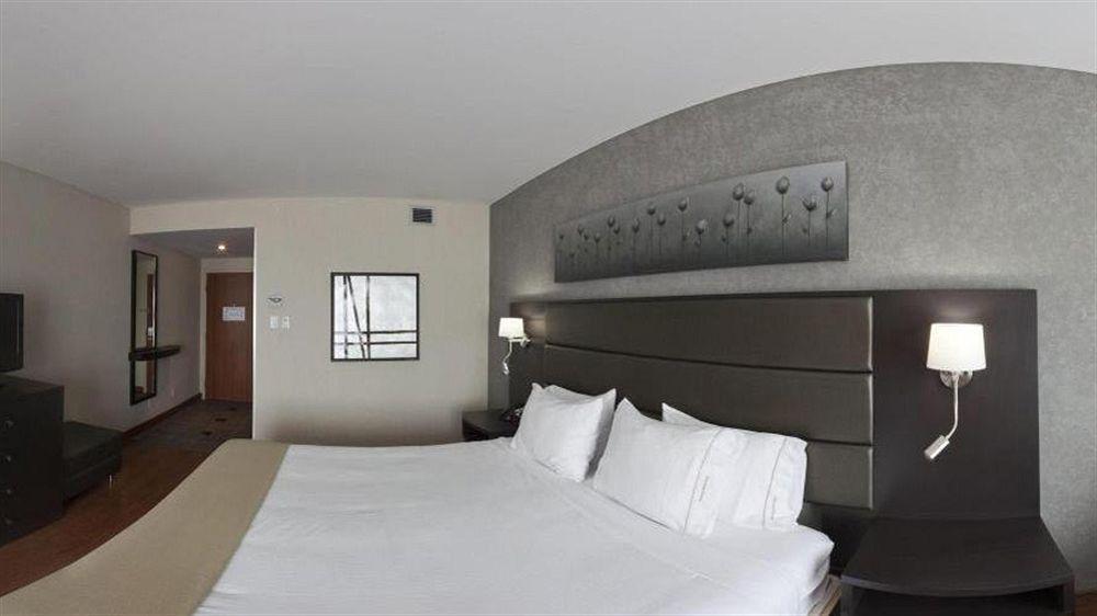 Holiday Inn Express Hotel & Suites Saint - Hyacinthe By Ihg Eksteriør billede